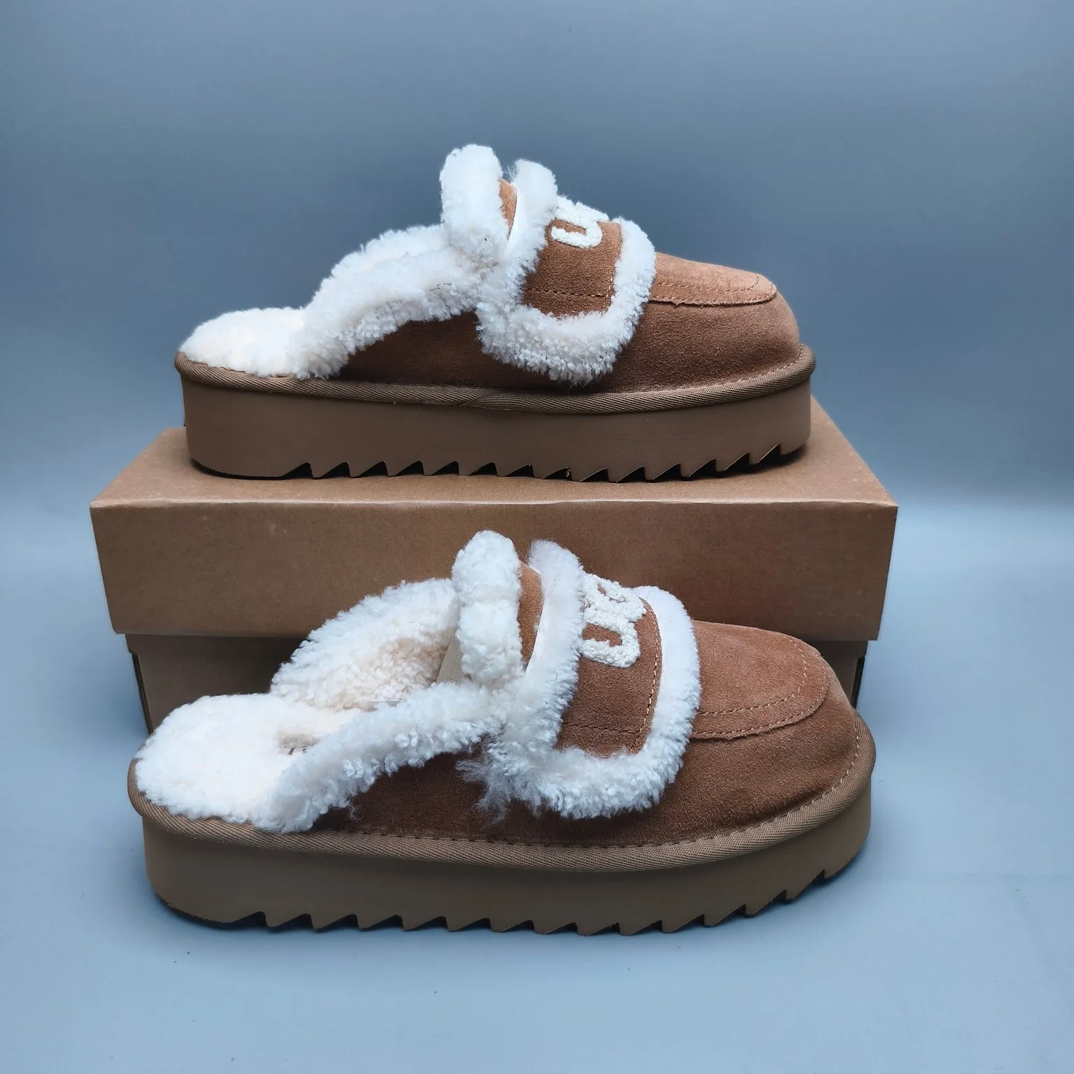 💰480 UGG sheepskin all-in-one snow boots 1208 Thick-soled curly fur casual fur flip flops with large logo Color: maroon sand antelope brown black chocolate Code number: 35-40 yards